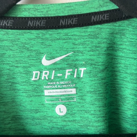 NIKE DryFit T-Shirt - Size Large - Picture 5 of 6